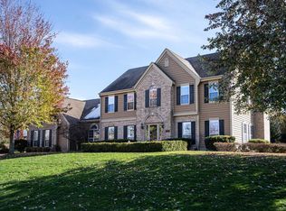 N37W29151 Middlefield Rd, Pewaukee, WI 53072