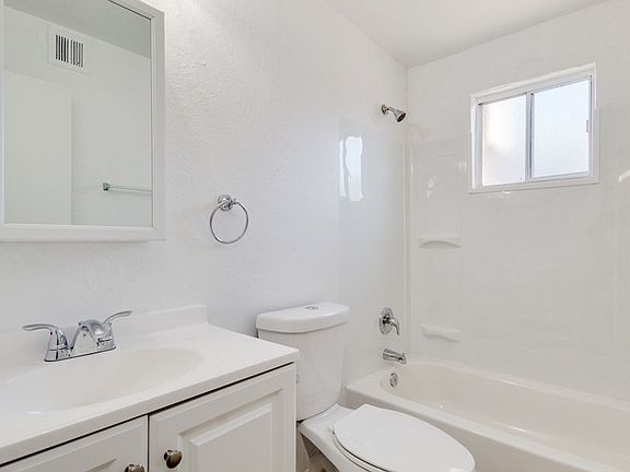 5th image of 3319 N 32nd St APT 3