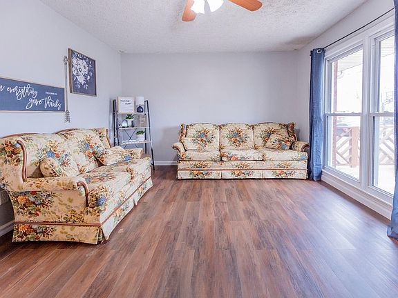 3rd image of 353 Georgia Ave