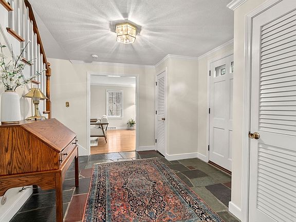 4th image of 55 Maynard Farm Rd