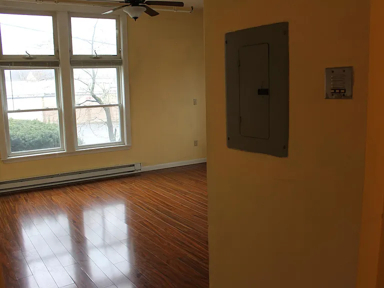 12 Walnut St #1 — Photo 15