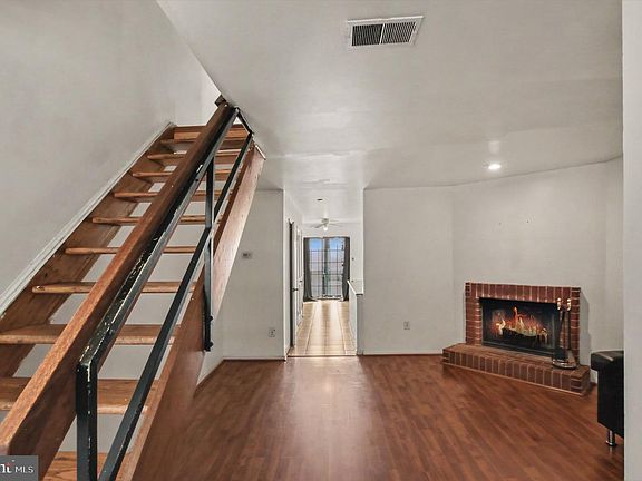 4th image of 1802 Bryant St NE