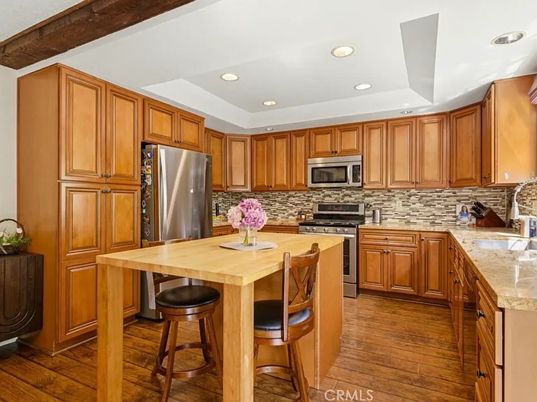 24668 Ebelden Ave — Photo 9