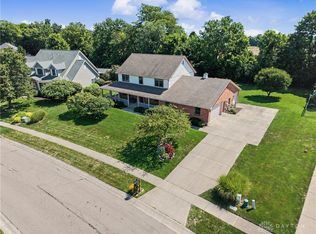 1082 Roger Scott Dr, Bellbrook, OH 45305