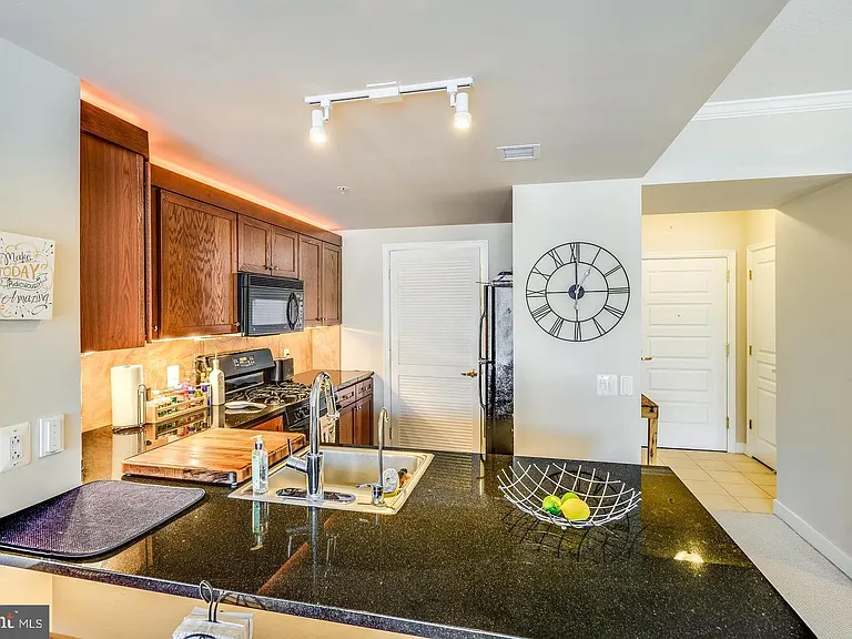 616 E St NW #1220 — Photo 8