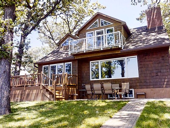 2nd image of 1705 Lake Shore Dr