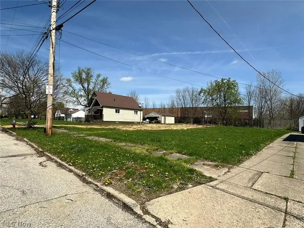 4733 E 178th St, Cleveland, OH 44128