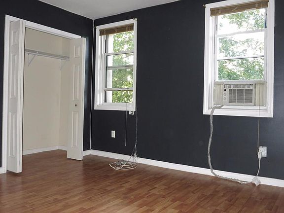 4th image of 1123 Lafayette Ave #2