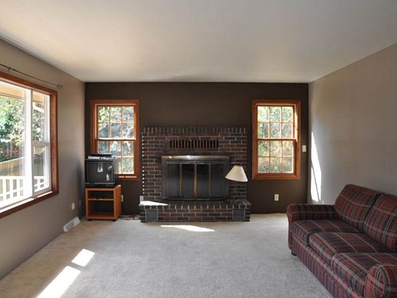 5th image of 2413 Sid Snyder Dr