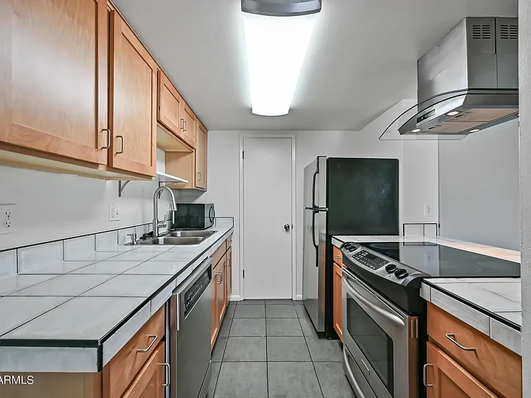 729 E Cochise Dr #B — Photo 7
