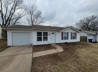 18 Lone Elk Ln, Saint Peters, MO 63376