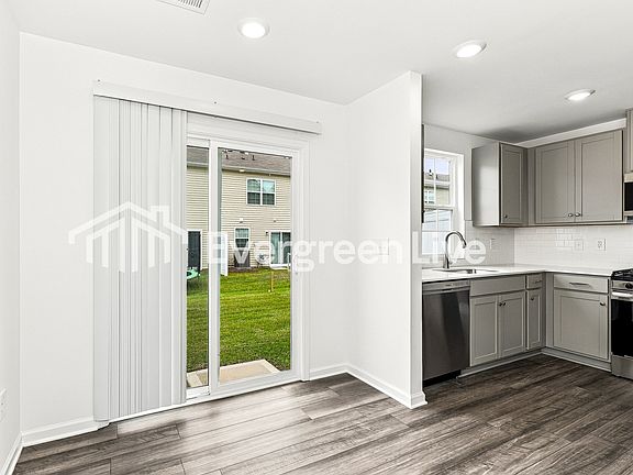 3rd image of 324 Livesey Ln