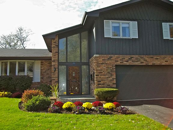 Front- brick & cedar