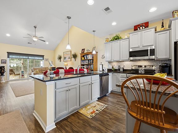 5th image of 188 Machrie Loop #A