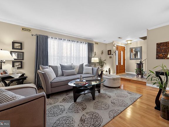 4th image of 184 Peregrine Dr