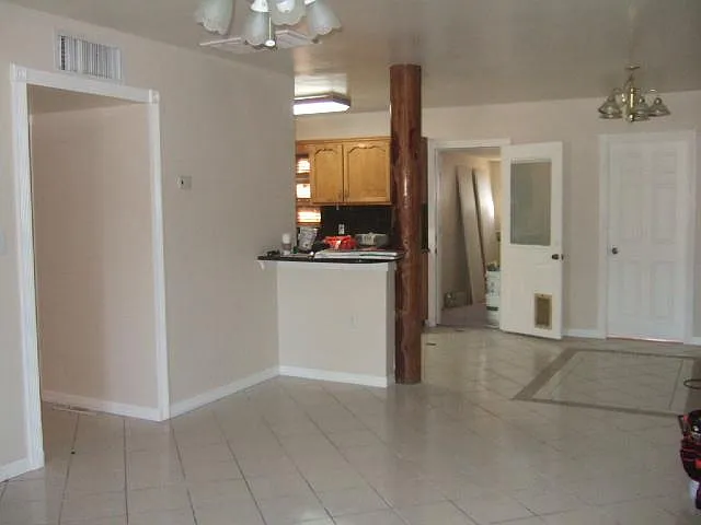 817 W Indianola Ave — Photo 10