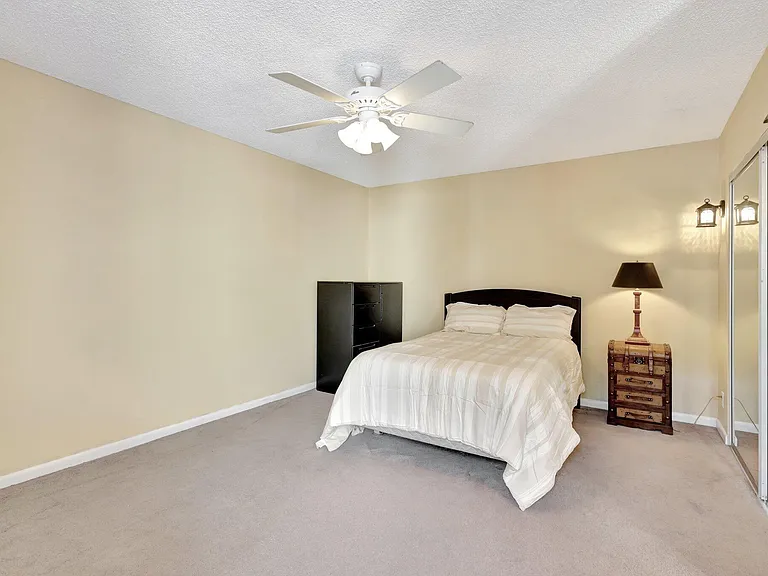 1558 Shaker Cir — Photo 17
