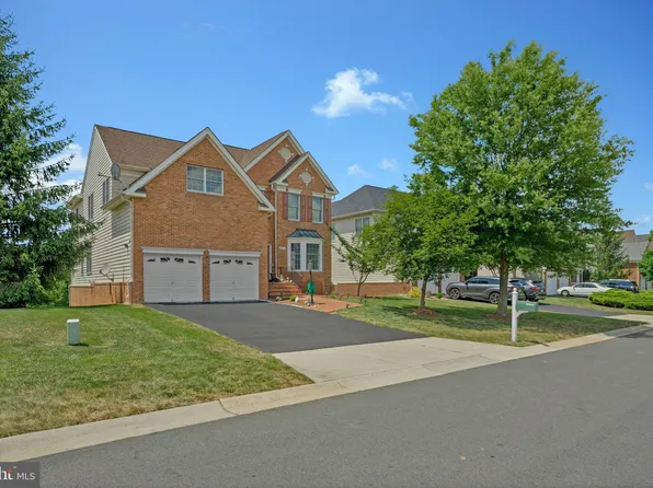 20385 Medalist Dr, Ashburn, VA 20147