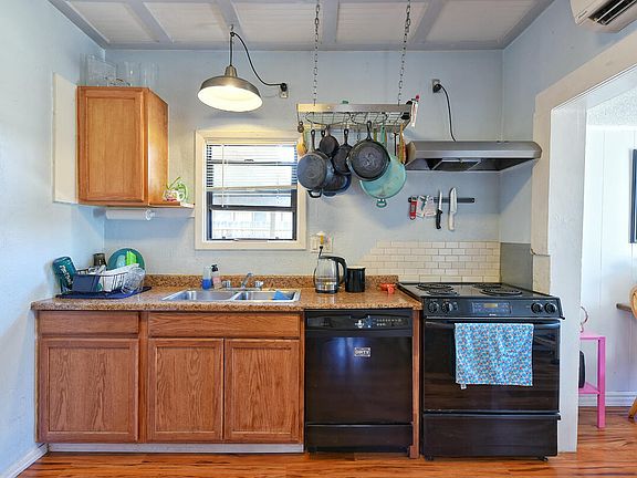 4th image of 814 Beekman Ave