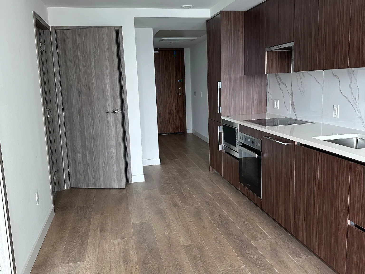 1 bed, $3,100 — Photo 3