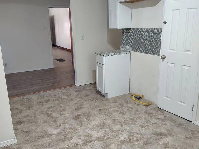 217 N Martinson St — Photo 2
