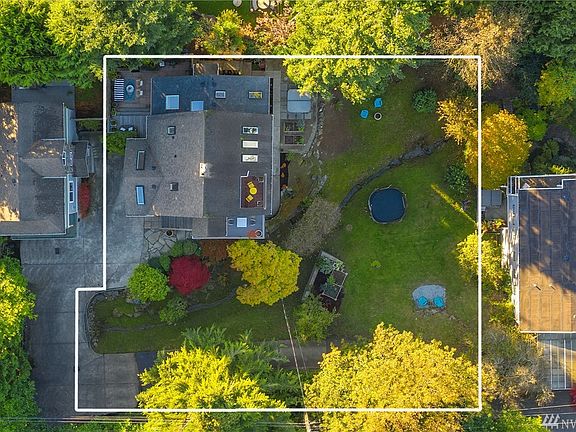3rd image of 9233 25th Ave NW