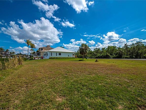 4th image of 231 Dolphin Cove Ct