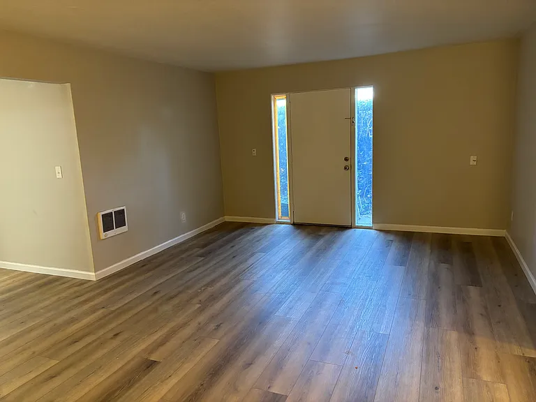 614 J St — Photo 10