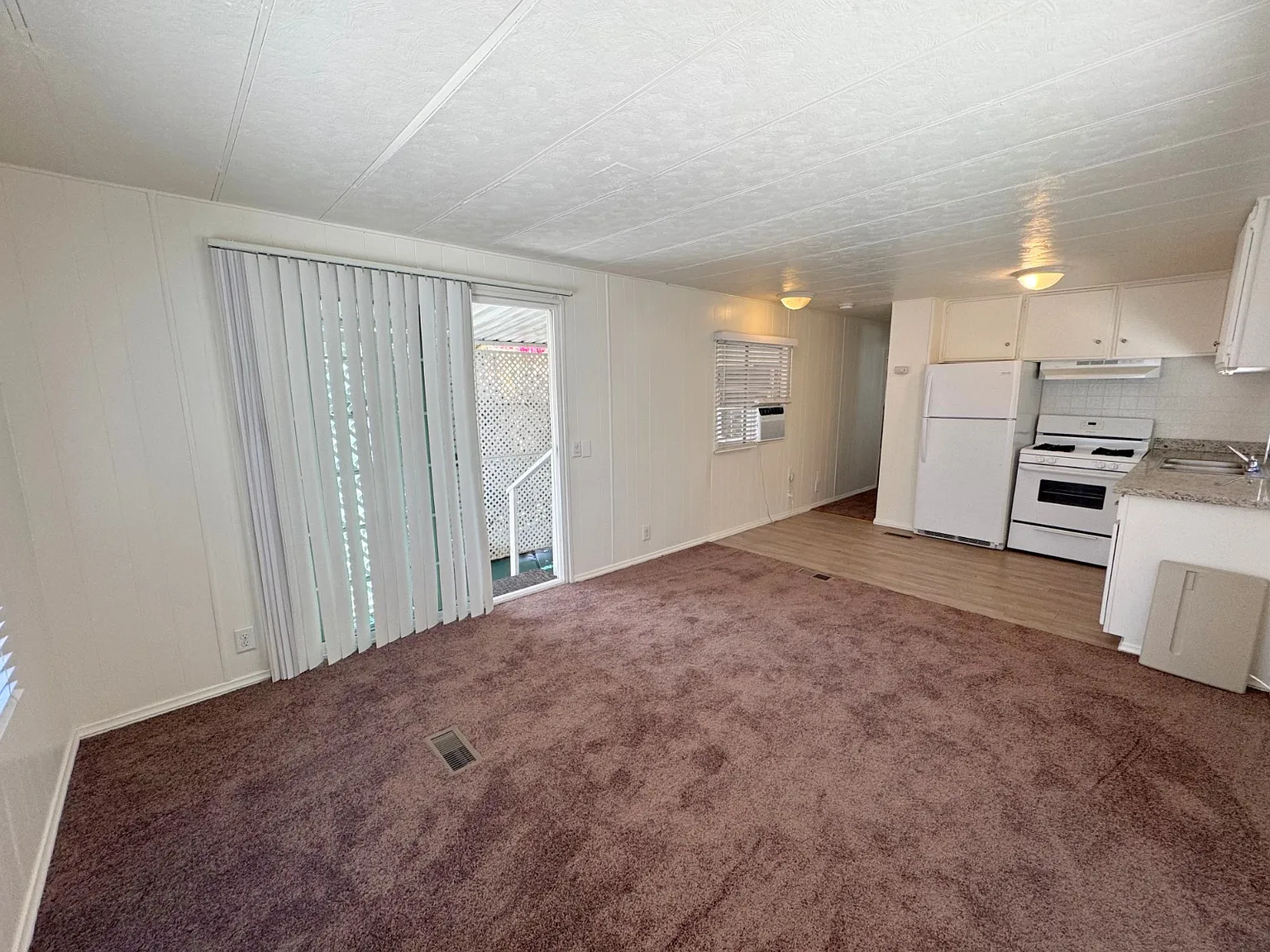 2 bed, 1.0 bath, 440 sqft, $1,895 — Photo 2