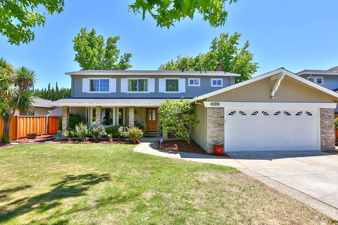 10832 Wilkinson Ave photo 1