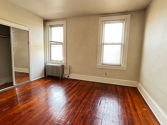 4th image of 1726 Moore St #2