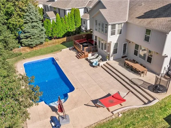 9312 W 150th Ter, Overland Park, KS 66221