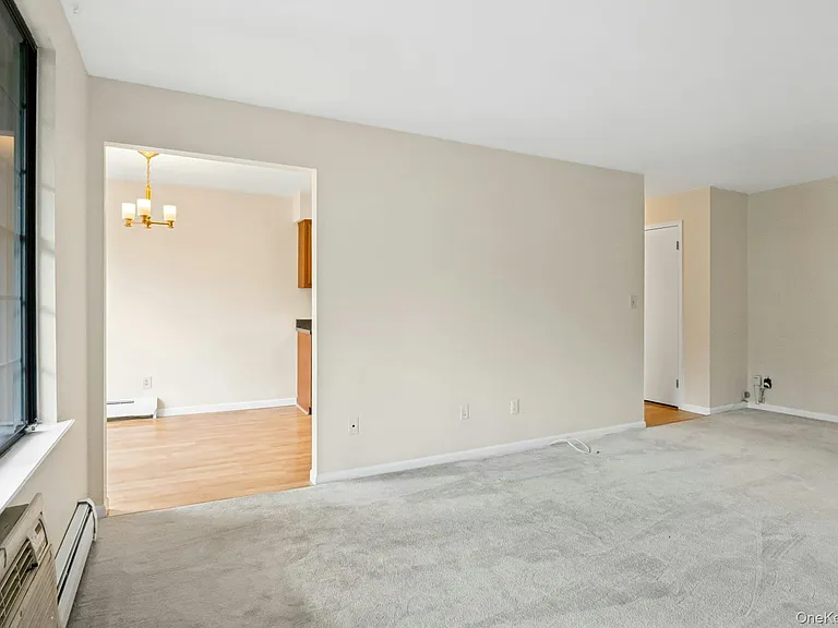 8 Foxwood Dr #4 — Photo 9