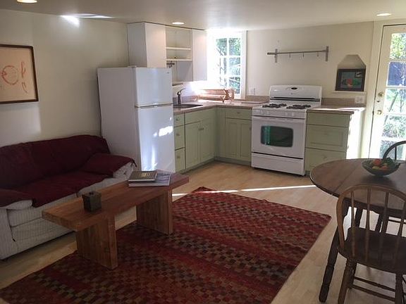 Kitchen, living room area