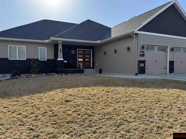 101 Sienna Ct, Mankato, MN 56001