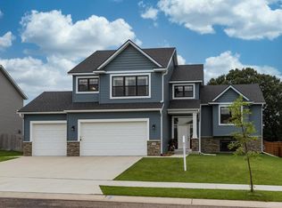 3586 Woodstone Dr SW, Rochester, MN 55902