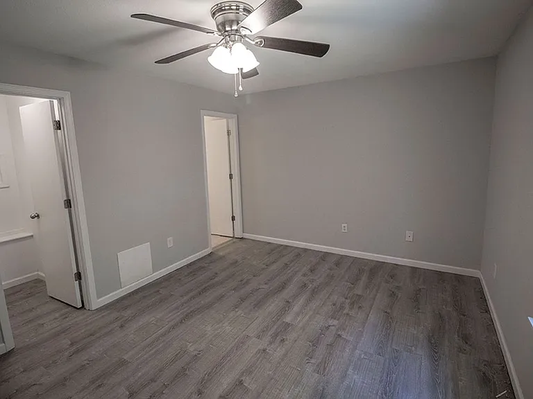 1405 Greensboro Dr — Photo 19