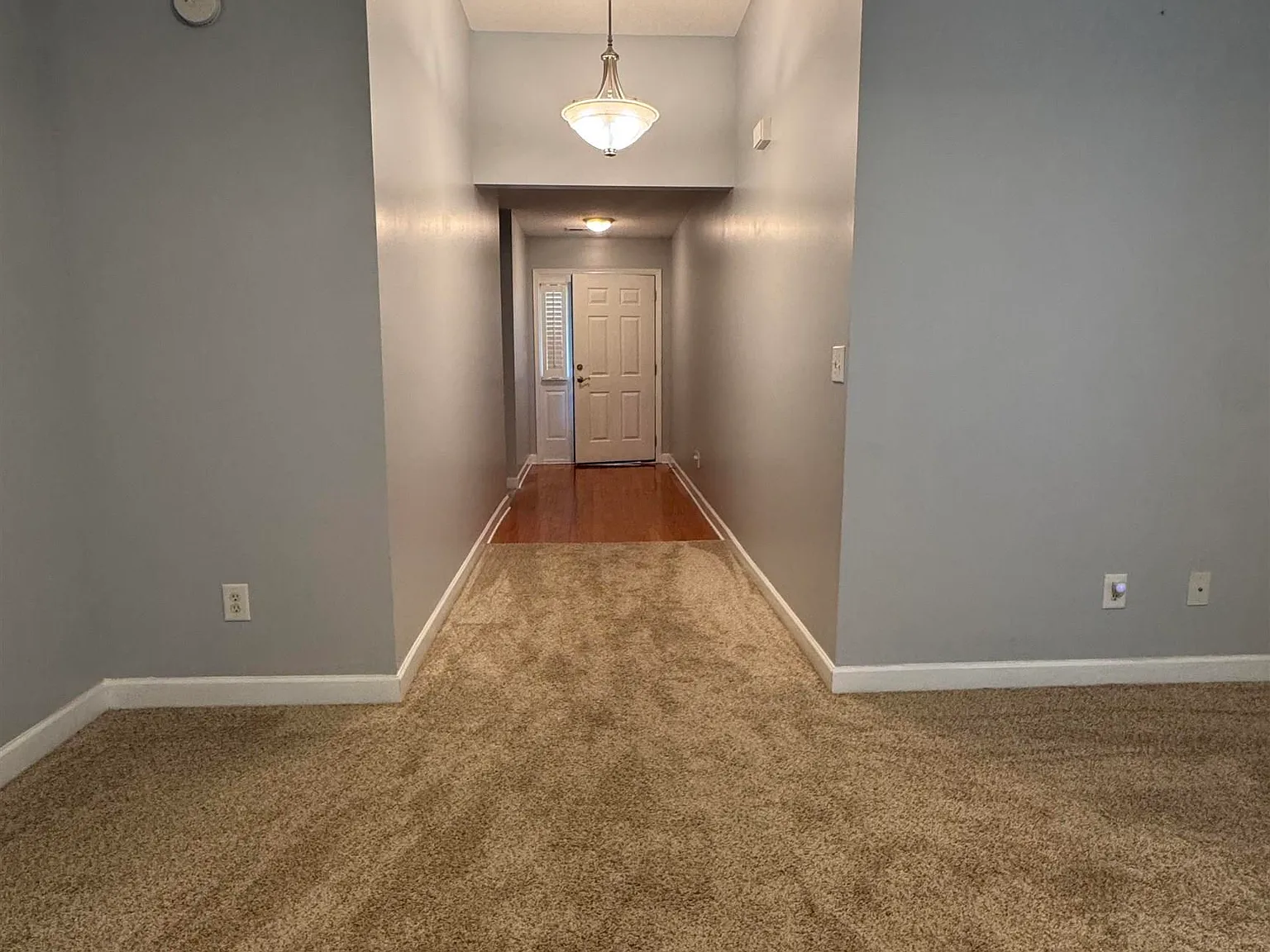 3 bed, 2.0 bath, 1934 sqft, $1,600 — Photo 4
