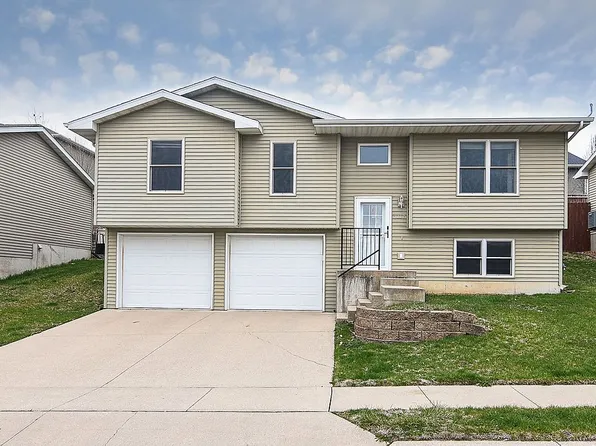 2117 Bald Eagle Ct, Dubuque, IA 52001