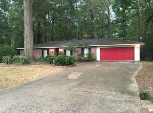 1049 Auburn Dr, Jackson, MS 39211