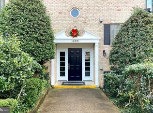 1523 Colonial Dr APT 302, Woodbridge, VA 22192