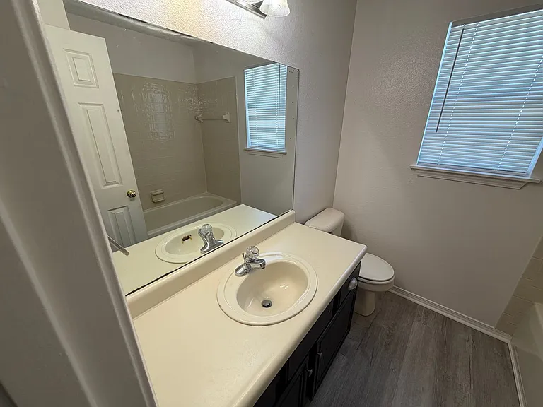 1272 N Tradition Ave — Photo 14