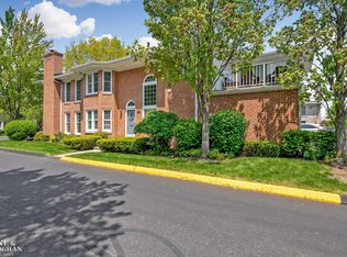 141 Windwood Point, Saint Clair Shores, MI 48080
