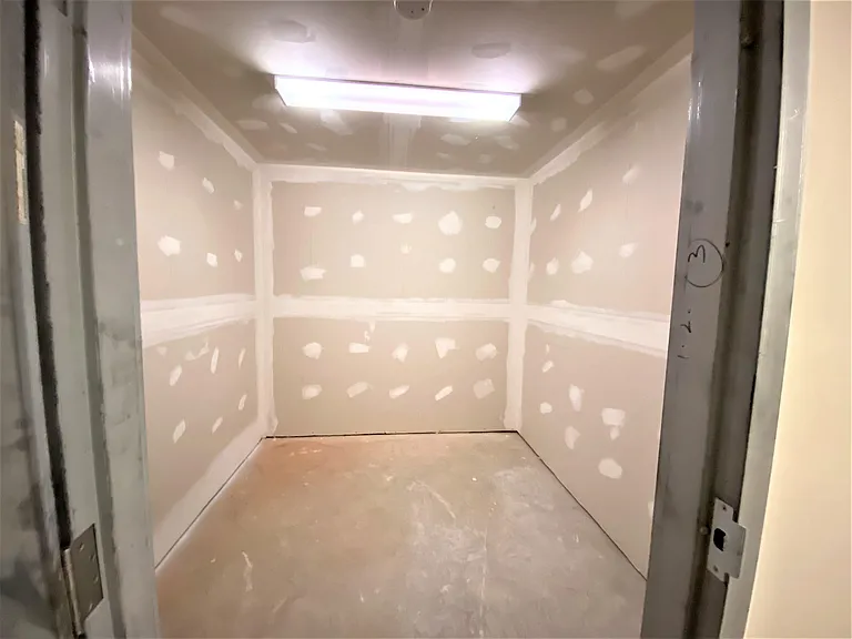 18 Elena Ct — Photo 34
