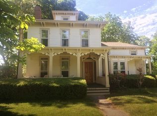 8245 Main Rd, East Marion, NY 11939