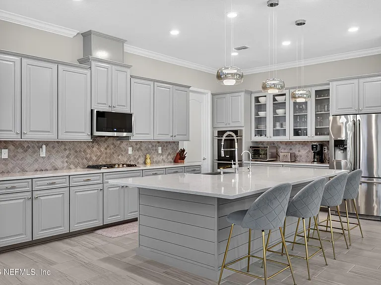 22 Azura Point — Photo 2