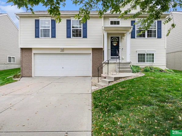 14553 Mormon St, Bennington, NE 68007