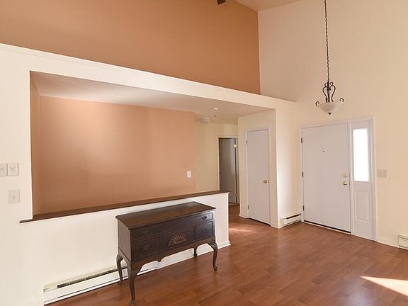 4th image of 49 Brewster Woods Dr