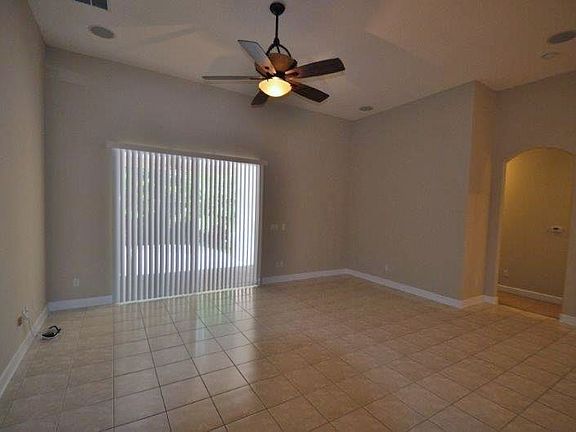 4th image of 613 Loire Ct