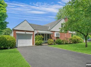 389 Bergen Blvd, Oradell, NJ 07649